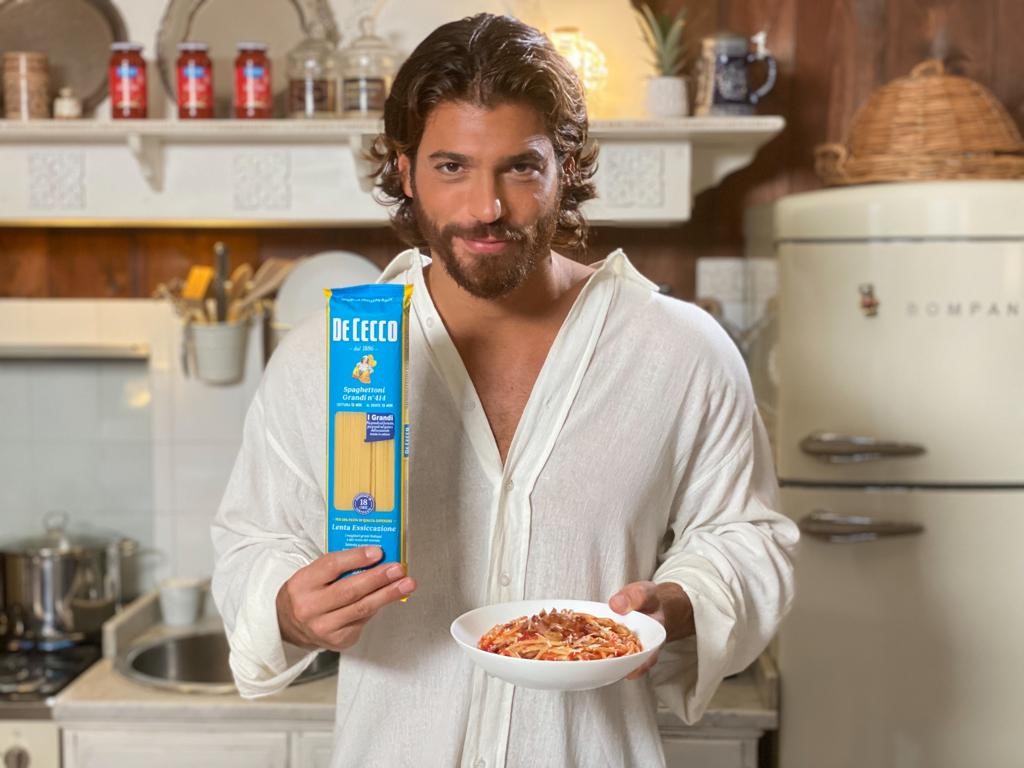 Can Yaman e De Cecco uniti per il Banco Alimentare - World Pasta Day 2021